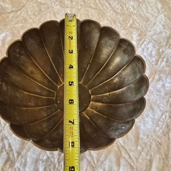 Vintage Decorative Brass Scallop Edge Pedestal Dish. Catch all Bowl - Picture 11 of 16